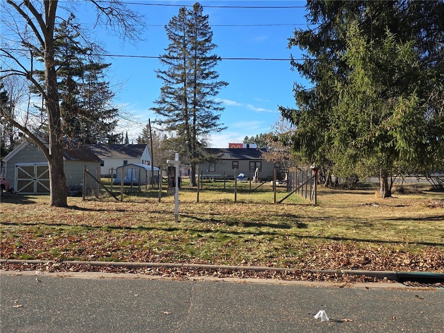 814 E 4th St N, Ladysmith, WI 54848 - photo 1