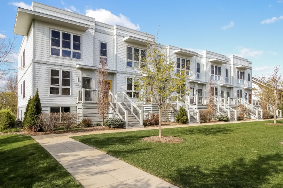 001-Front_View-1632489-medium