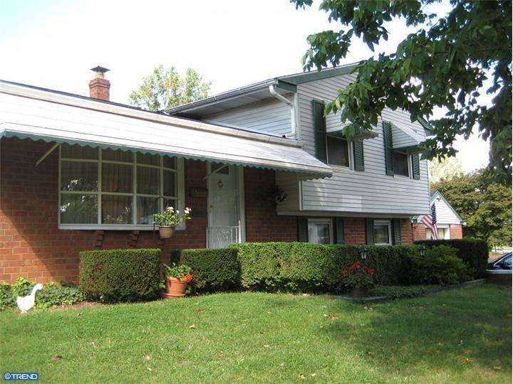 1412 Sandwood Rd, Conshohocken, PA 19428 - photo 1