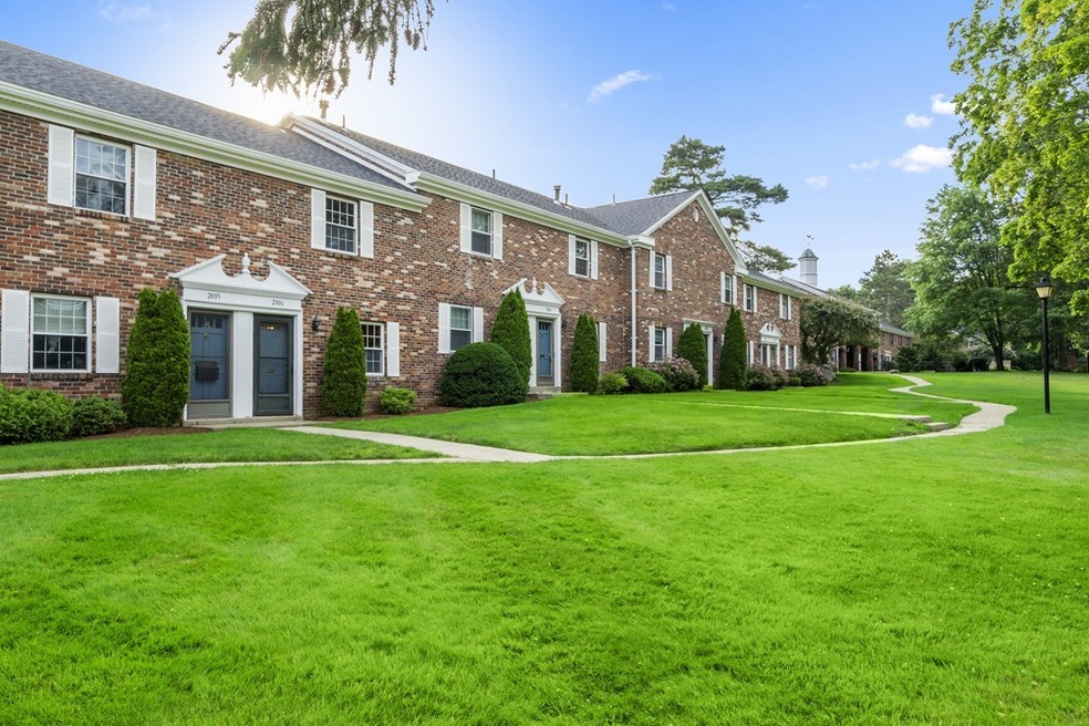 2006 Windsor Dr, Framingham, MA 01701 - photo 1