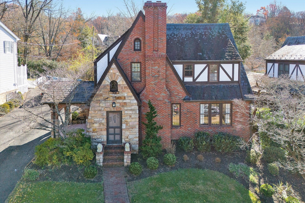 3232 Allendale St SW, Roanoke, VA 24014 - photo 1