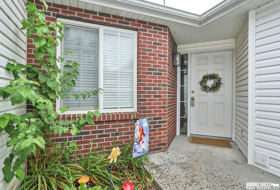 8446 S Tularosa Ct, Lincoln, NE 68516 - photo 1