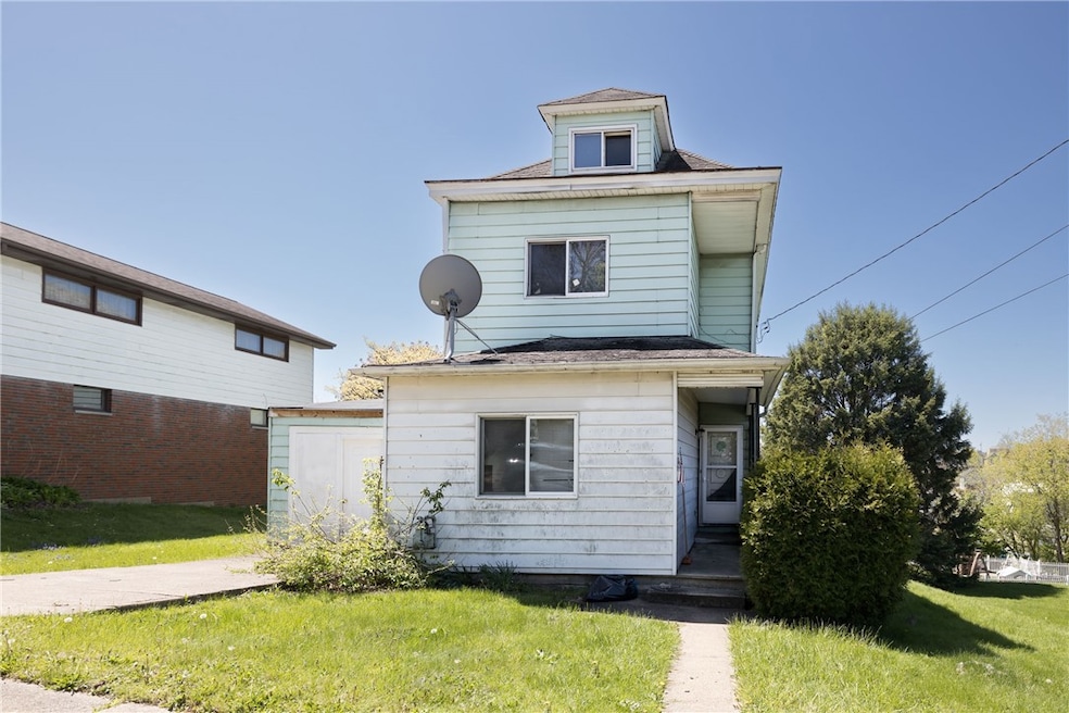 1113 Nash Ave, Monessen, PA 15062 - photo 1