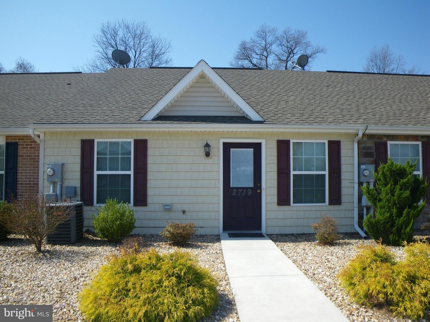 2719 Roosevelt Dr, Chambersburg, PA 17201 - photo 1