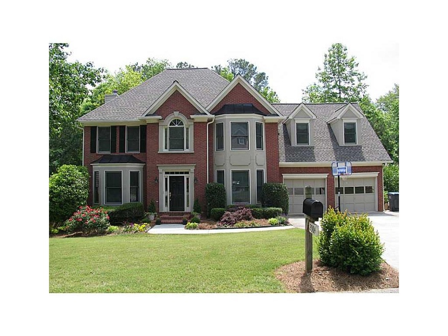Facade/Exterior Front. Lovely traditional home in 
