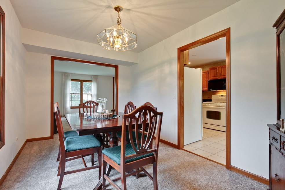 3414 Meadow Crest Cir, Gurnee, IL 60031 - photo 1