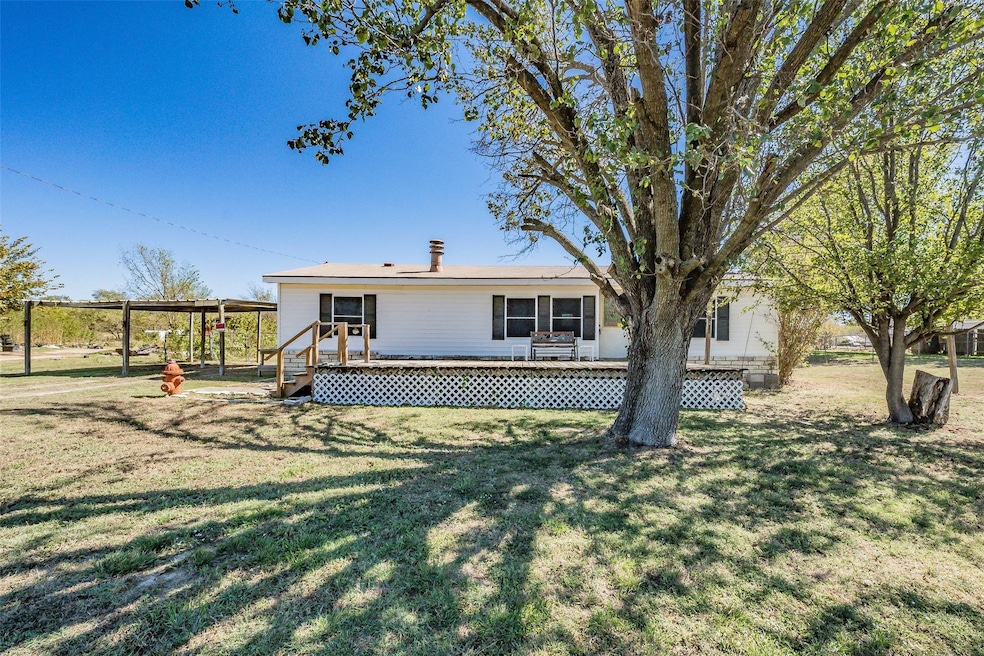 5200 Misty Hollow Dr, Joshua, TX 76058 - photo 1