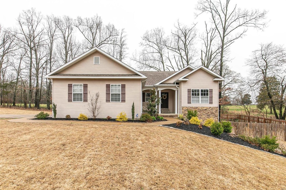 5811 Melissa Ln, Poplar Bluff, MO 63901 - photo 1