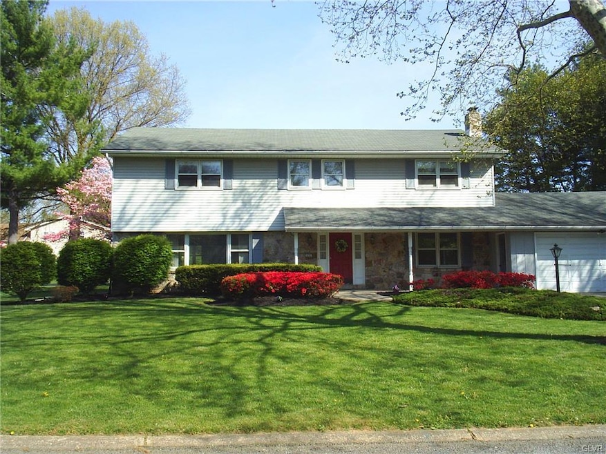 439 Wedgewood Dr, Easton, PA 18045 - photo 1