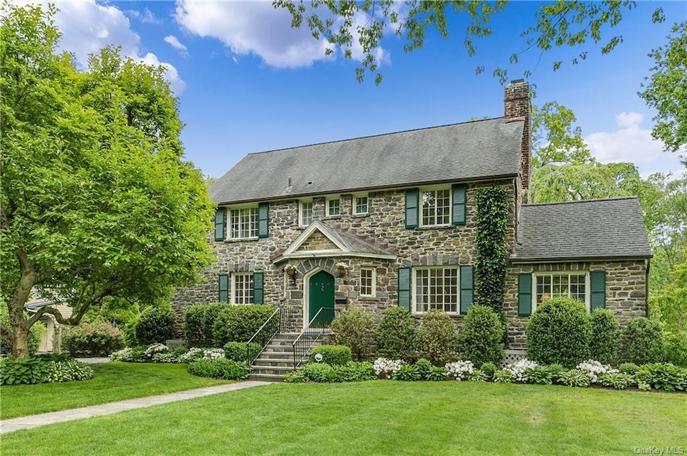 22 Holly Ln, Rye, NY 10580 - photo 1