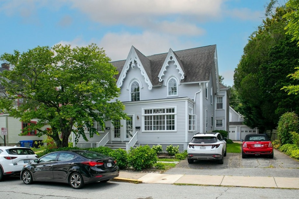 2 Summer St unit B, Newport, RI 02840 - photo 1