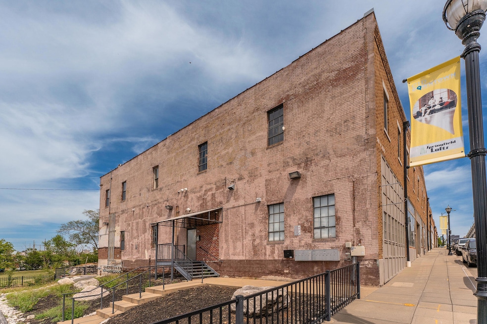 509 W Olive St unit 206, Springfield, MO 65806 - photo 1