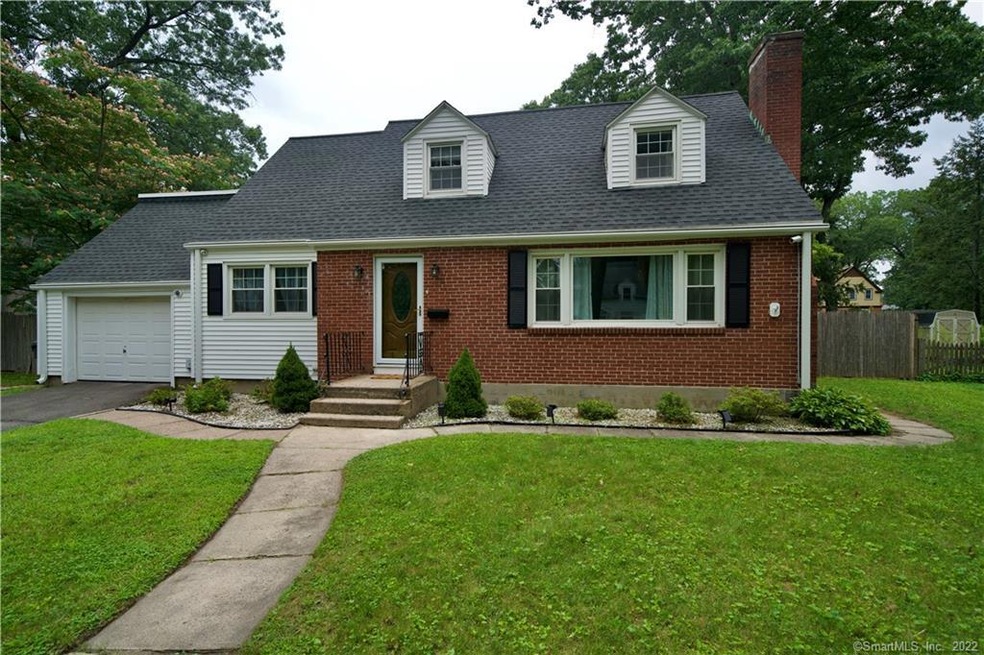 8 Beverly St, Enfield, CT 06082 - photo 1