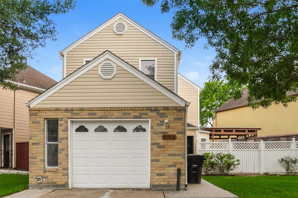 9322 Kingsflower Cir, Houston, TX 77075 - photo 1