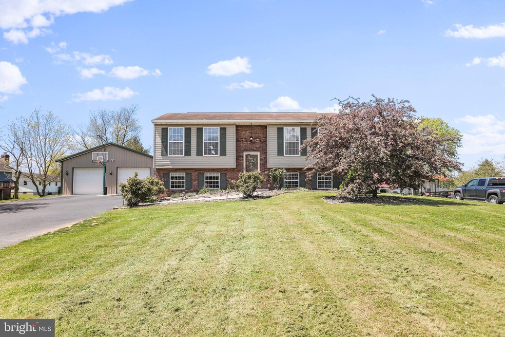 9083 Willowdale Rd, Greencastle, PA 17225 - photo 1