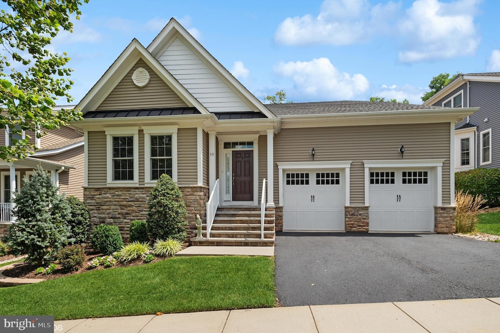 Sold $810,000 • Co-Listing Agent