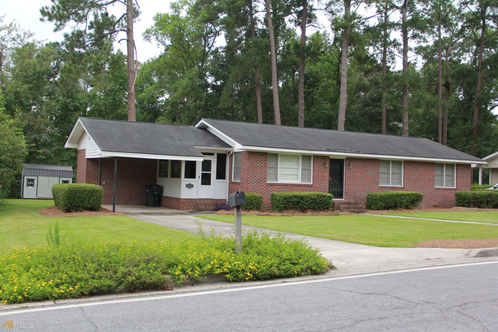 102 Pine St, Claxton, GA 30417 - photo 1