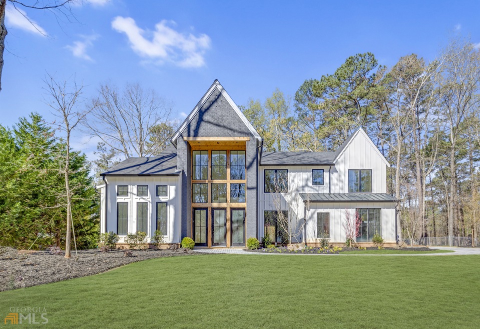 Welcome to 290 Shady Grove Lane!