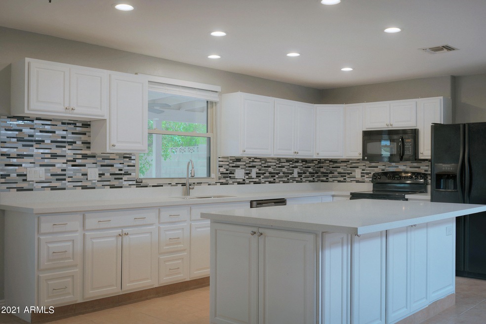 2343N63rd009