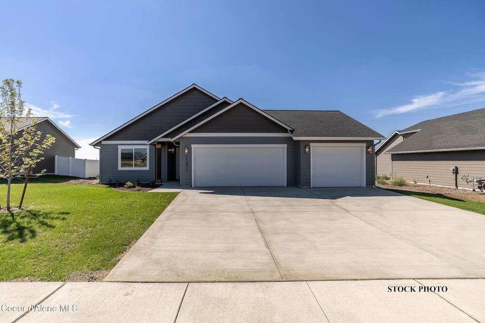 11890 N Entwistle Way, Rathdrum, ID 83858 - photo 1