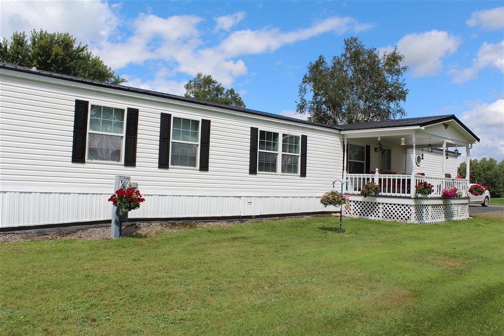 19 Cockburne Ln, Colebrook, NH 03576 - photo 1