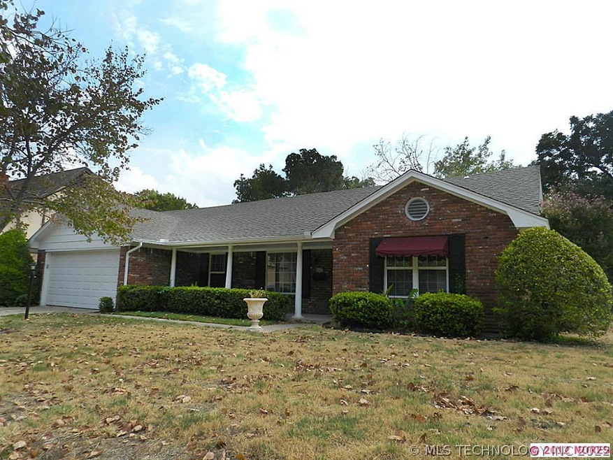 Charming 3/2.5/2 one-story colonial