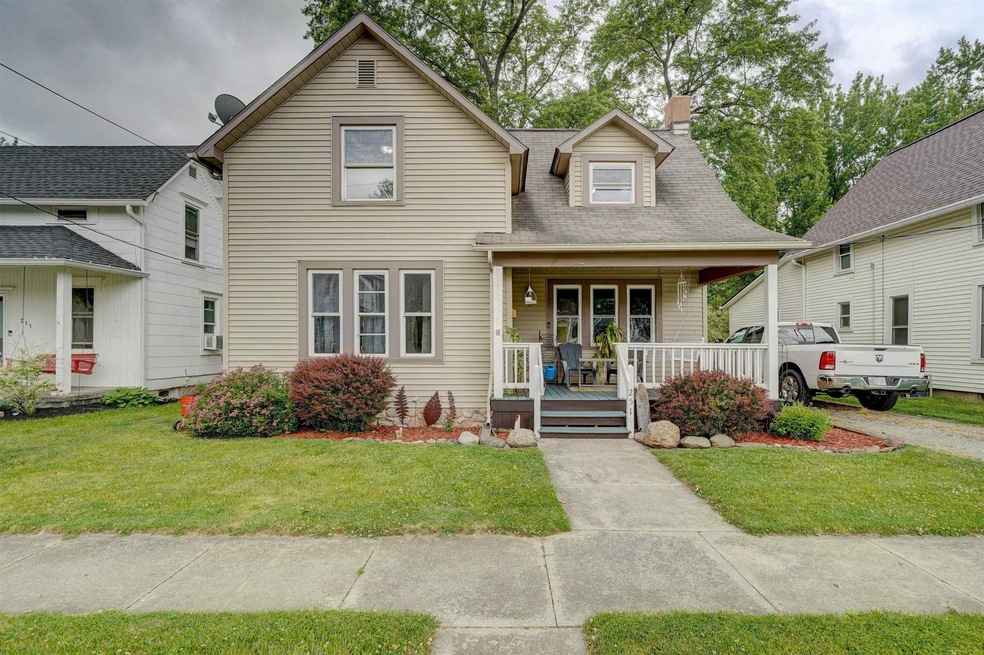 251 Center St, Auburn, IN 46706 - photo 1