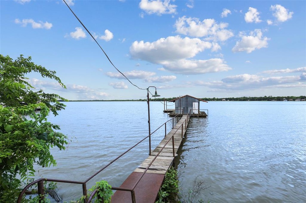 7100 Briar Rd, Azle, TX 76020 - photo 1