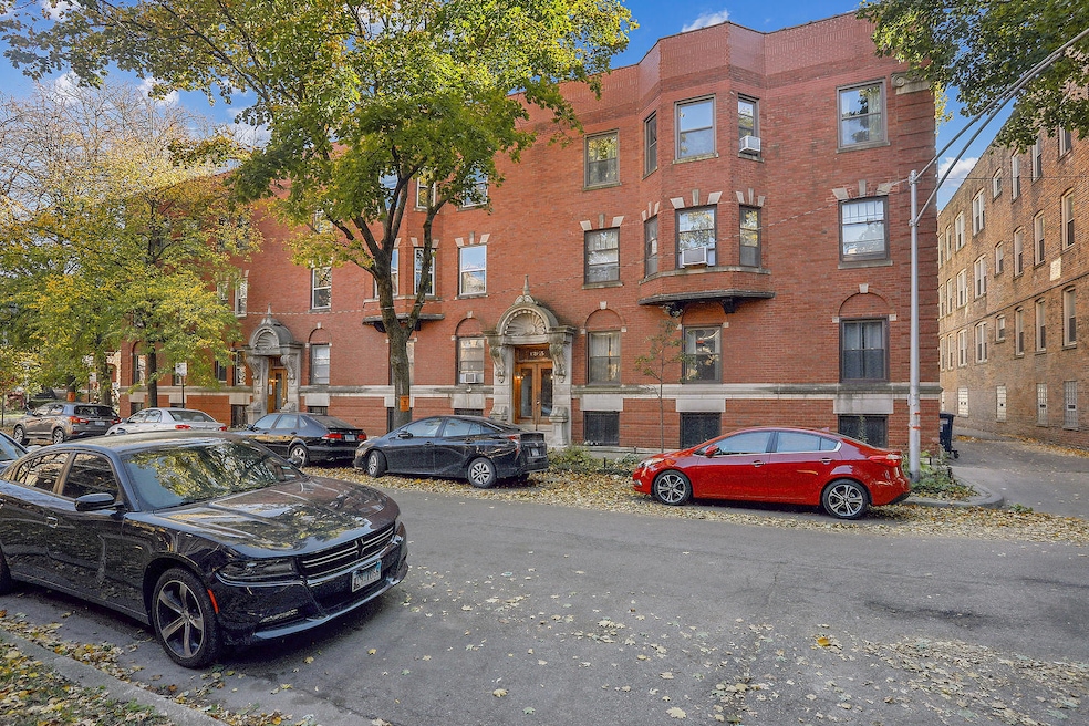 1327 E 52nd St unit 202, Chicago, IL 60615 - photo 1