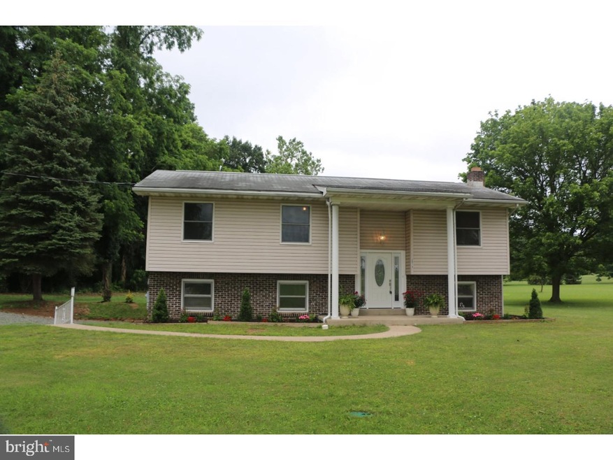 2513 Leiszs Bridge Rd, Reading, PA 19605 - photo 1