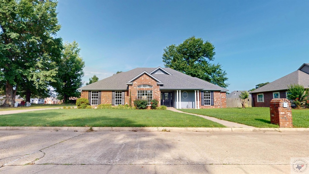 41 Whitmarsh Place, Wake Village, TX 75501 - photo 1