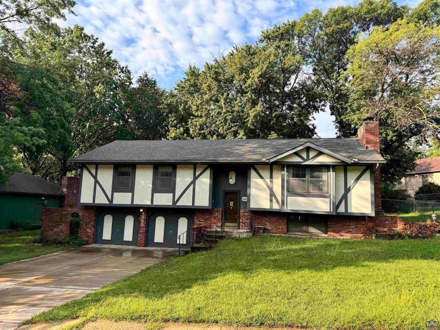4865 SW Cochise Ave, Topeka, KS 66614 - photo 1