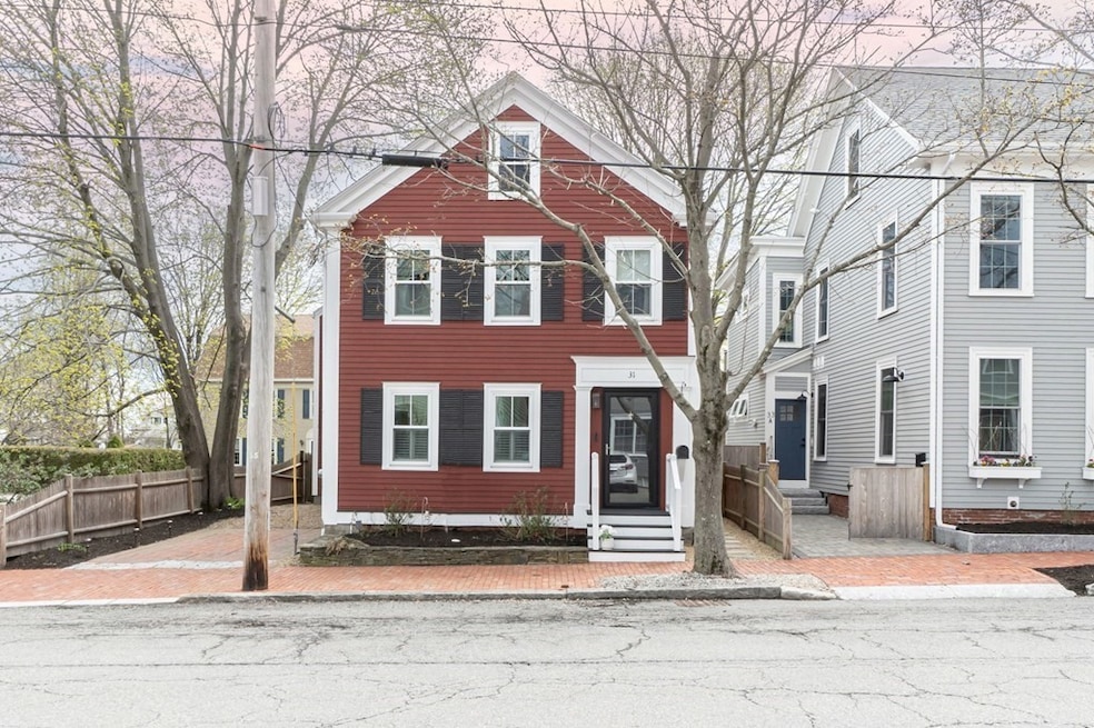 31 Bromfield St, Newburyport, MA 01950 - photo 1
