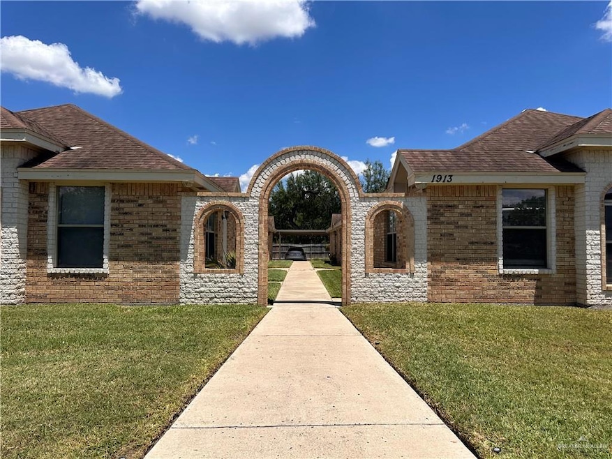 1913 W Western Dr unit 4, Edinburg, TX 78539 - photo 1