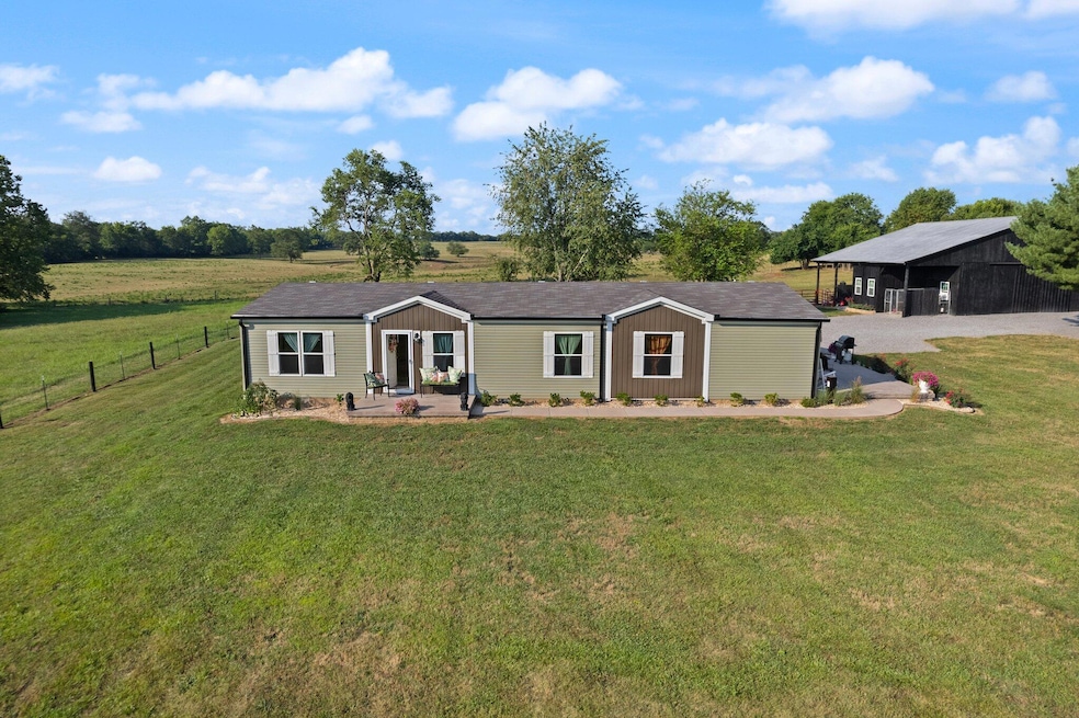 550 Paradise Camp Rd, Harrodsburg, KY 40330 - photo 1