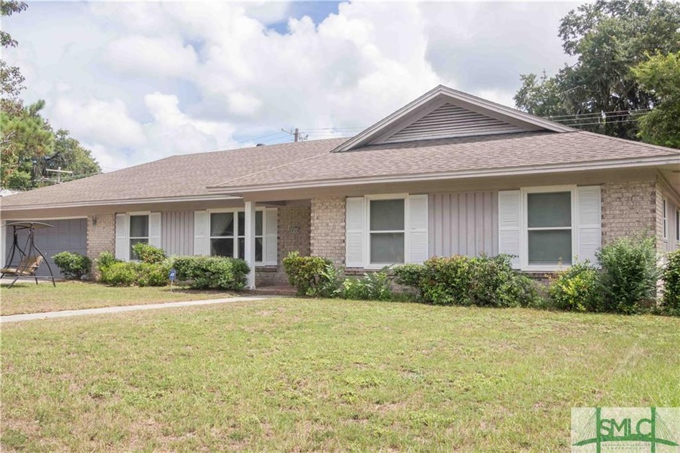 Sweet brick Ranch style home in the desirable Mayf