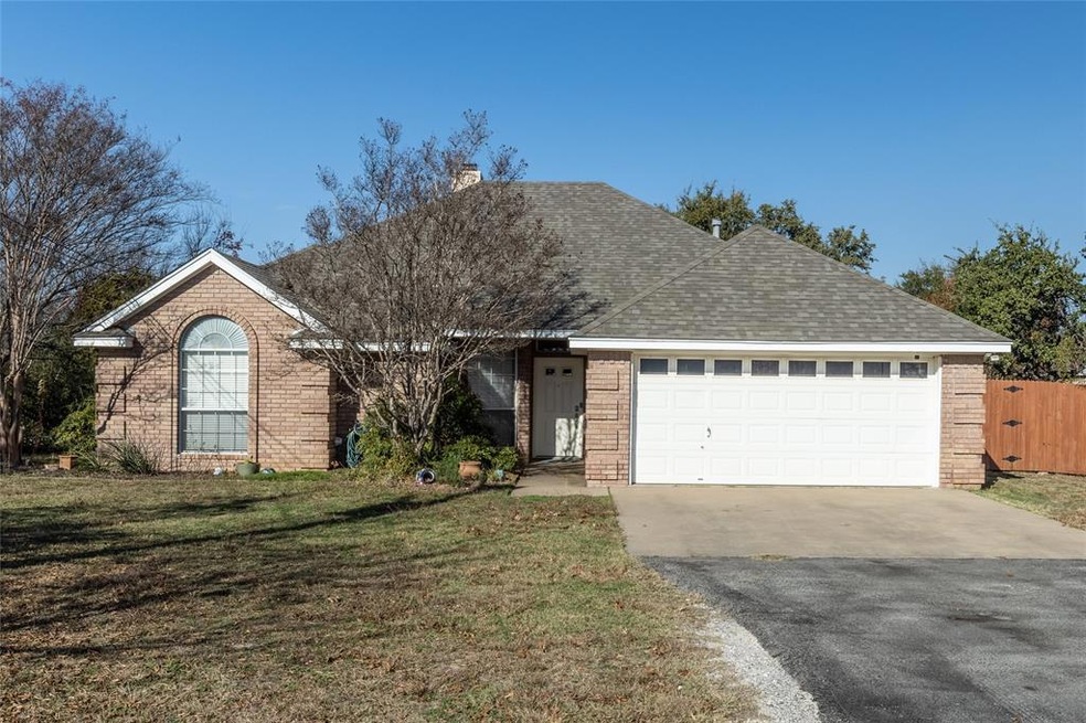 808 W Couts St, Weatherford, TX 76086 - photo 1