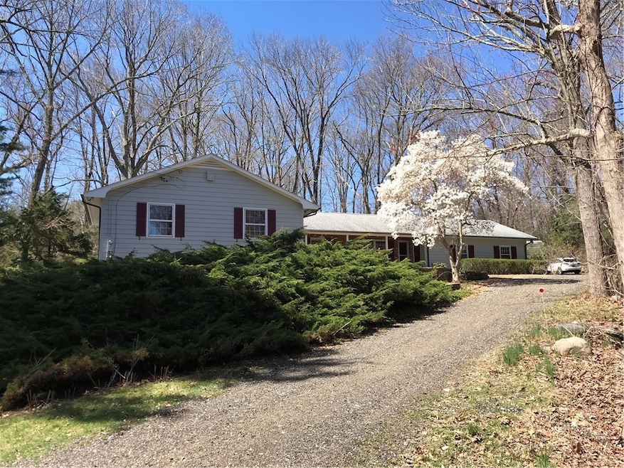 166 Wolverstone Rd, East Greenwich, RI 02818 - photo 1