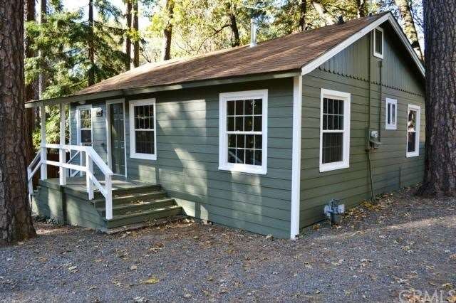 Freshly updated home! Centrally located in town!