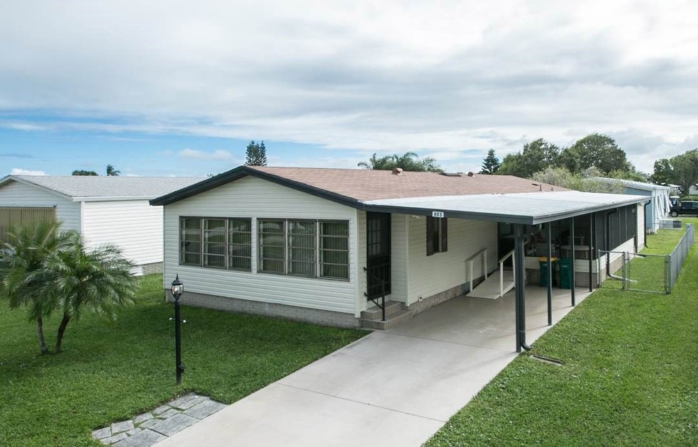 803 Oleander Cir, Sebastian, FL 32976 - photo 1