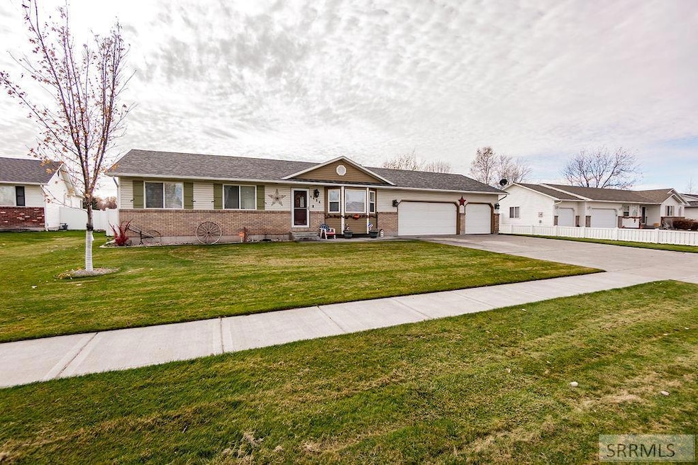 Pending $450,000 • Co-Listing Agent