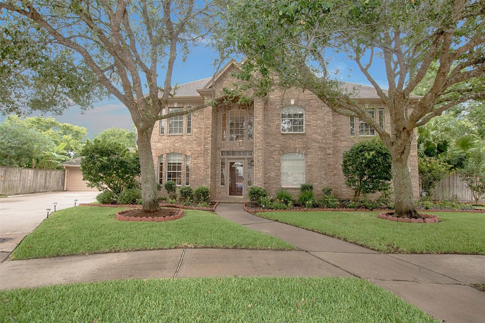 2880 Everett Dr, Friendswood, TX 77546 - photo 1