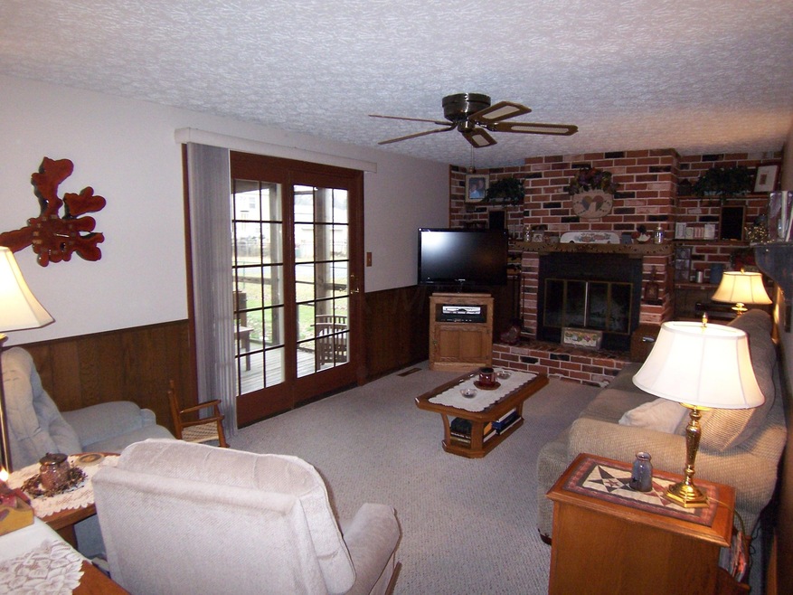 1663 Evinrude Ave, Columbus, OH 43229 - photo 1