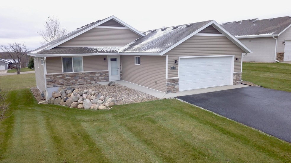 2212 Ridgedale Dr SE, Alexandria, MN 56308 - photo 1