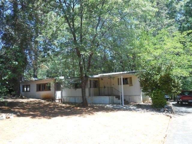 Sits on .32 acre