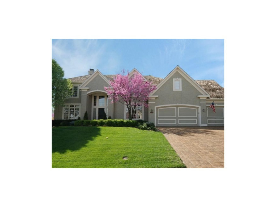 9516 Pine St, Lenexa, KS 66220 - photo 1