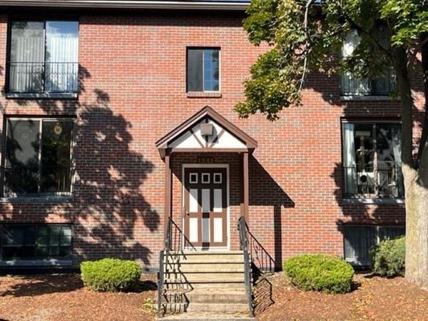 1241 Lawrence St unit 302, Lowell, MA 01852 - photo 1