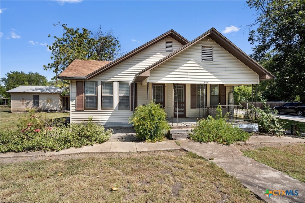 205 E Broadway St, Granger, TX 76530 - photo 1