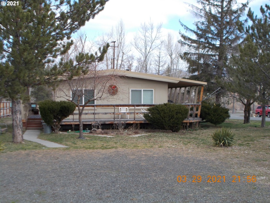 214 E 9th St, Prairie City, OR 97869 - photo 1