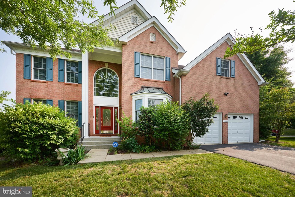 Sold $945,000 • Co-Listing Agent